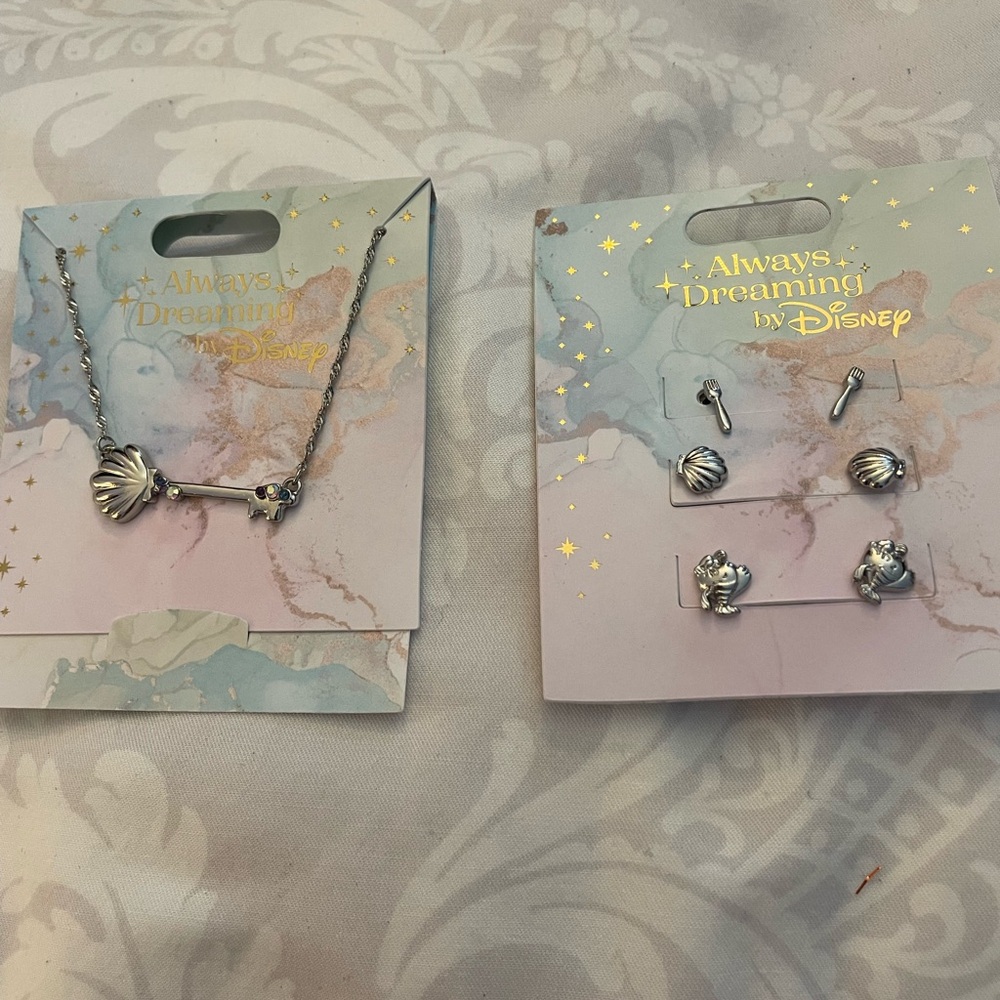 Disney Silver Seashell Key & Stud Earring Set